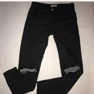 Free people black ripped skinny jeans size 28